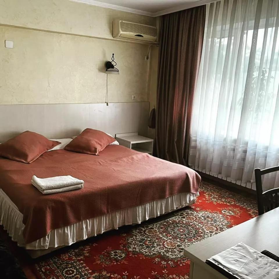 Berkana Hotel Ałma Ata Zewnętrze zdjęcie