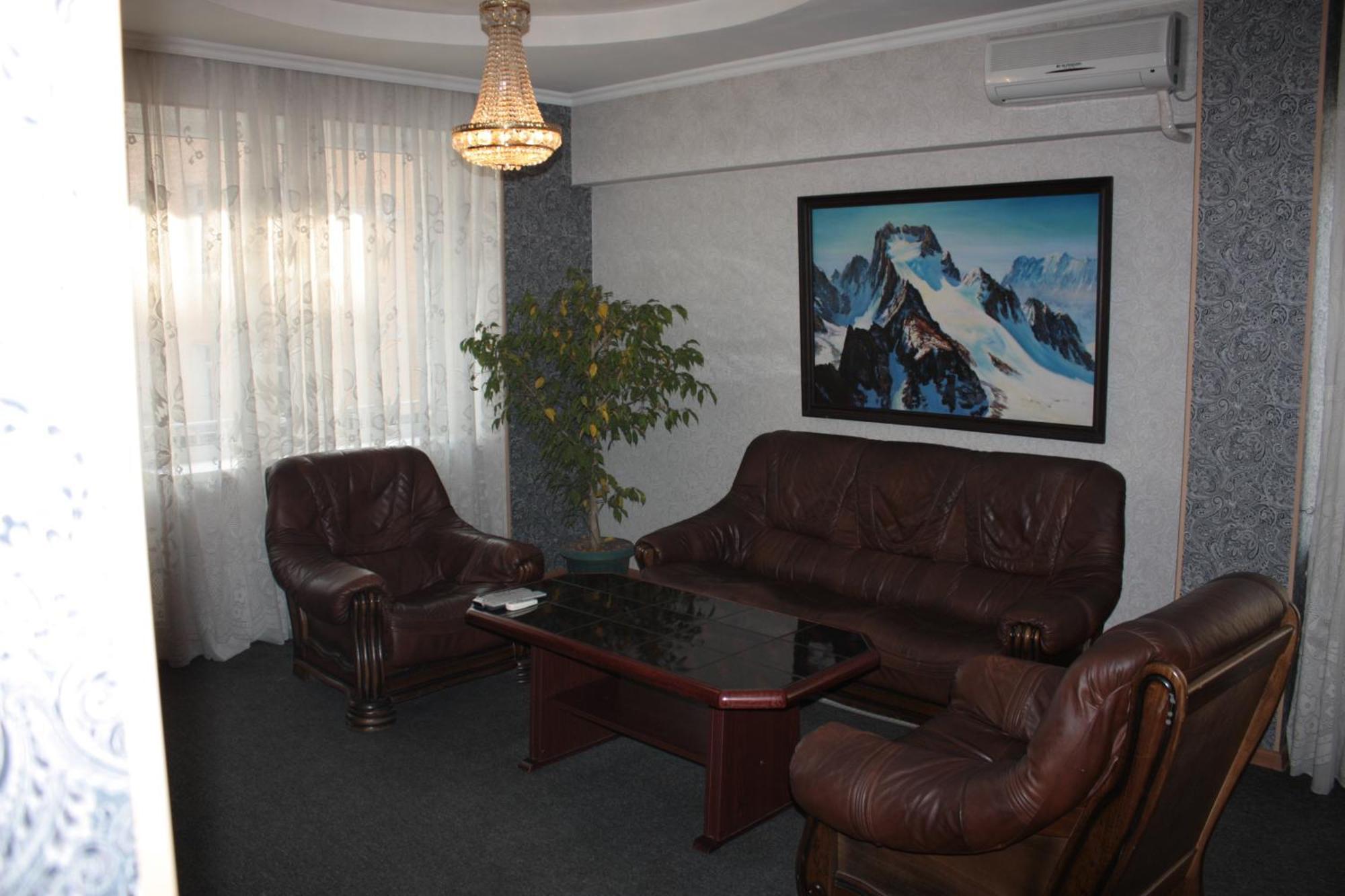 Berkana Hotel Ałma Ata Zewnętrze zdjęcie