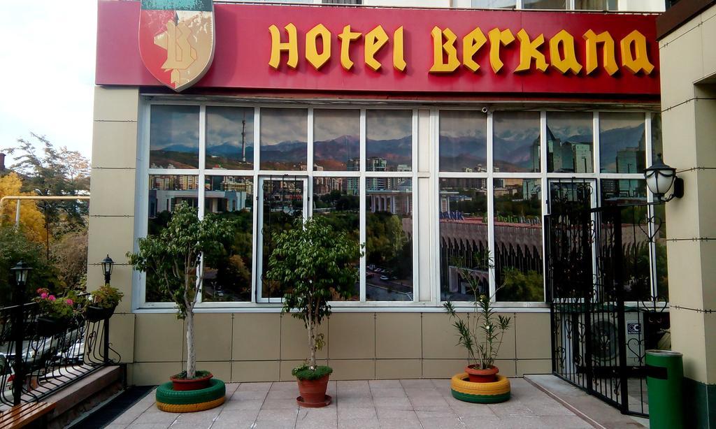 Berkana Hotel Ałma Ata Zewnętrze zdjęcie