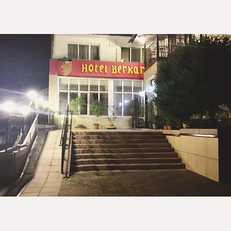 Berkana Hotel Ałma Ata Zewnętrze zdjęcie